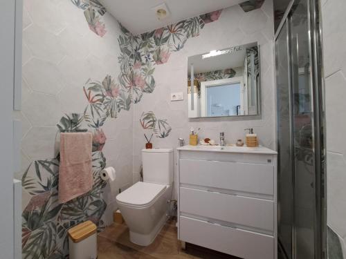 Et badeværelse på apartamento cascada