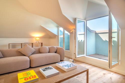 EDiTiON 147 - Luxury Seafront Apartments