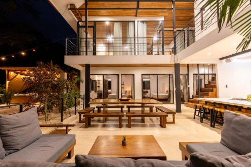 Gallery image of 7BR Villa with Pool, Cold Plunge, and Prime Location in Santa Teresa Beach
