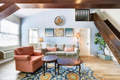 Posezení v ubytování ORCHID SUITES - Historic Palm Beach Hotel Condominium