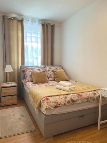 Postel nebo postele na pokoji v ubytování Modern & Comfortable Apartment Greifswald