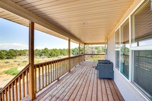 Balkoni atau teres di Luxe Mesa View Home on 35 Acres with Wraparound Deck