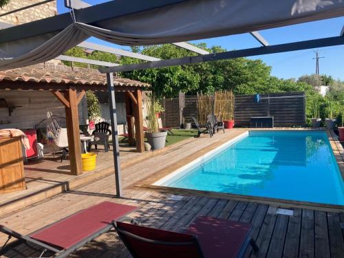 Le Cyprès, gîte avec piscine