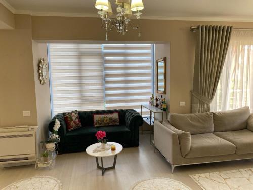 Afbeelding uit fotogalerij van Delux Apartment in Pogradec