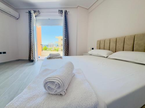 NEW APARTMENT,2 ROOMS ,CENTRAL LOCATiON