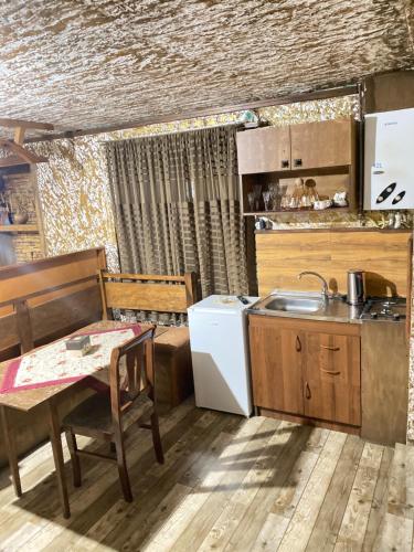 Køkken eller tekøkken på Xrchit (Խրճիթ)