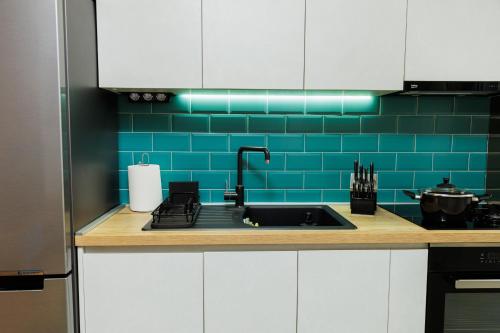 Dapur atau dapur kecil di Janeku's apartment