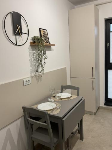 Gambar di galeri bagi The Olive Spot di Cristian