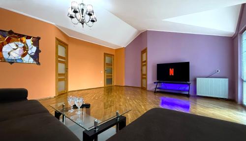 Μια τηλεόραση ή/και κέντρο ψυχαγωγίας στο GRAND Apartments on Rynok Square