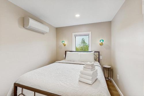 Ένα ή περισσότερα κρεβάτια σε δωμάτιο στο Ninevah Vista Getaway