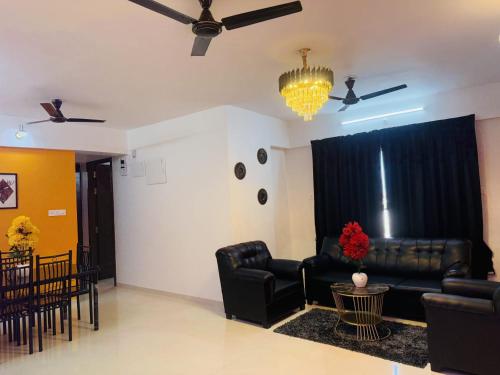 Χώρος καθιστικού στο Luxury Spacious 3bhk Apartment