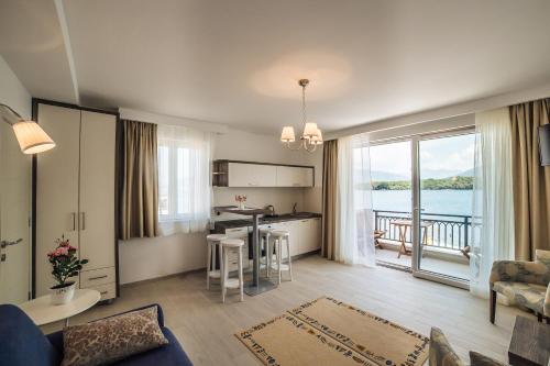 Zdjęcie z galerii obiektu Apartments Harmonia w mieście Tivat