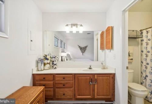 Ένα μπάνιο στο Beautiful Sea Colony Condo For 4