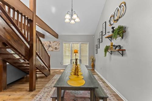 Φωτογραφία από το άλμπουμ του Minutes from Tiger Stadium South Campus Hideaway σε Μπατόν Ρουζ