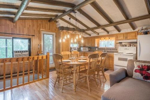 Η κουζίνα ή μικρή κουζίνα στο Chalet Wapiti