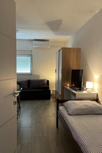 Apartments with parking space Zadar - 24593