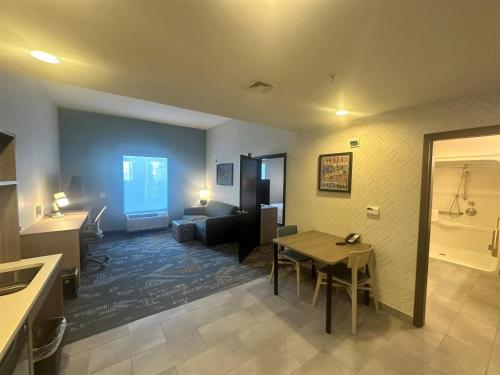 Posezení v ubytování Home2 Suites by Hilton Rahway
