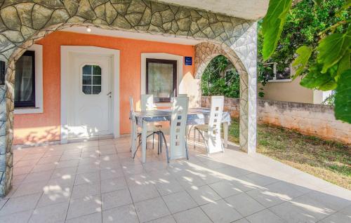 Lovely Apartment In Mala Slatina