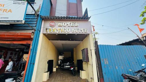 Tòa nhà nơi khách sạn tọa lạc