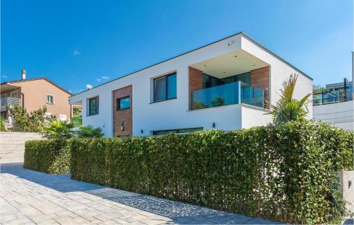 2 Bedroom Awesome Apartment In Malinska