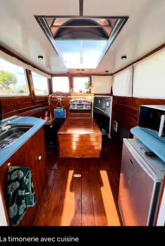 Photo de la galerie de l'établissement Univers Yacht, à Sète