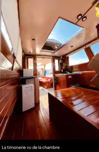 Photo de la galerie de l'établissement Univers Yacht, à Sète