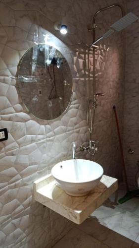 Sidra Pyramids House