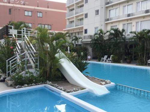 Kolam renang di atau dekat dengan Hotel Gran View Garden Okinawa