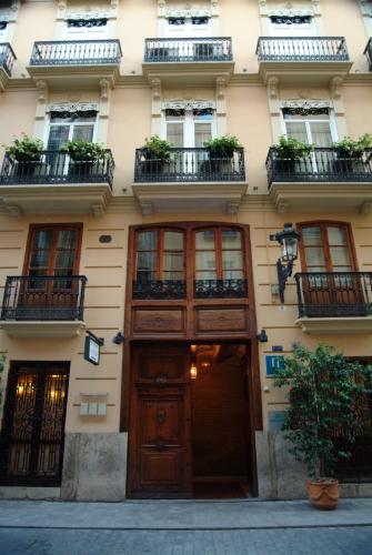 Ad Hoc Monumental 1881