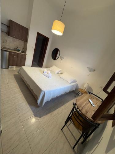 Ένα ή περισσότερα κρεβάτια σε δωμάτιο στο Fedra Apartments Lindos