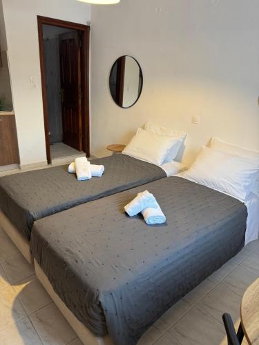 Ένα ή περισσότερα κρεβάτια σε δωμάτιο στο Fedra Apartments Lindos