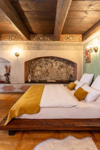 500 Year House - Kraków Old Town - Historic Apartments by Staymoovers