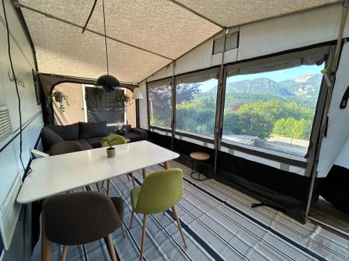 Posezení v ubytování Glamping mit wundervollen Ausblick