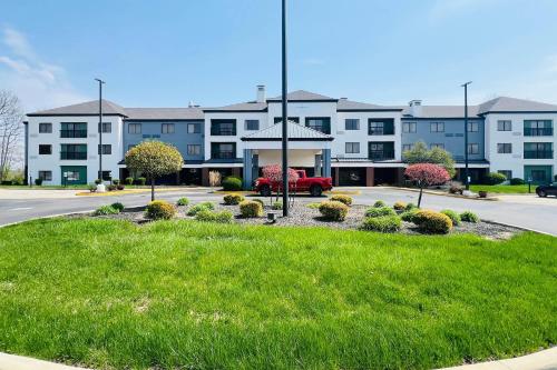 Zahrada ubytování Country Inn & Suites by Radisson, Columbus-Edinburgh