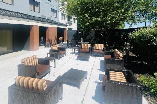 Posezení v ubytování Country Inn & Suites by Radisson, Columbus-Edinburgh