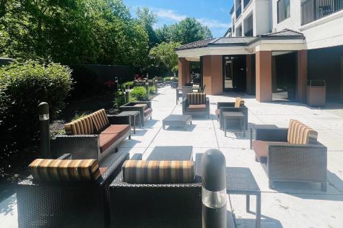 Posezení v ubytování Country Inn & Suites by Radisson, Columbus-Edinburgh