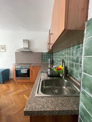 Η κουζίνα ή μικρή κουζίνα στο Ferienwohnung für 2 Gäste