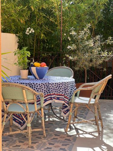 Photo de la galerie de l'établissement Le Souvenir - maison climatisée & bassin méditerranéen, à La Ciotat