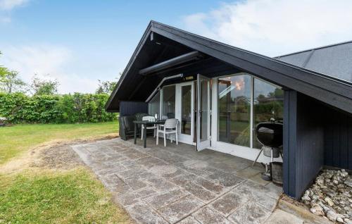 Cozy Home In Grenaa With Wifiにある庭