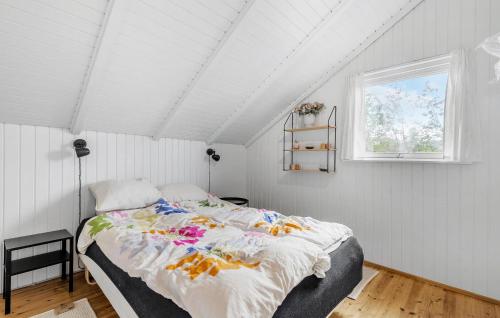 Cozy Home In Grenaa With Wifiにあるベッド