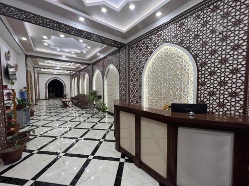 Ο χώρος του λόμπι ή της ρεσεψιόν στο Shodlik Hotel