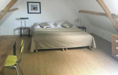 Gallery image of 4 Bedroom Stunning Home In Beussent in Beussent