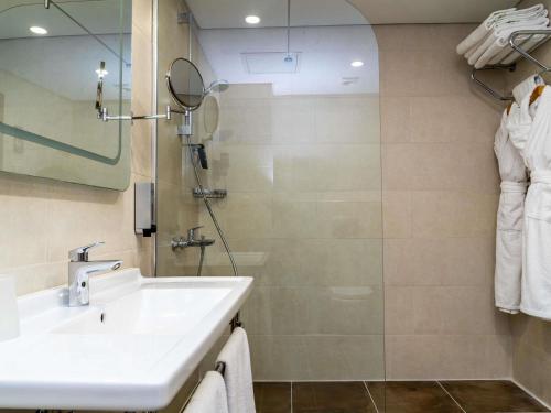 Ένα μπάνιο στο ibis Styles Istanbul Bomonti