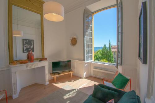 Le Gazan, belle vue, centre historique, 60m2, 2 ch