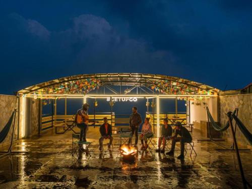 Clientes alojados en The Hosteller Kufri, Shimla