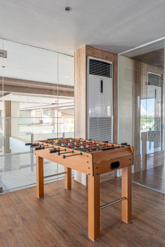 Salle de jeux dans l'établissement Comfy City Studio with Balcony and Sunsets