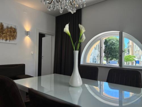 Зображення з фотогалереї помешкання MARTON & MARTINIS SUPERIOR APARTMENTS - spacious one-room apartments - excellent location within walking distance of Diocletian's Palace and Bacvice Beach - the best restaurants within walking distance у Спліті