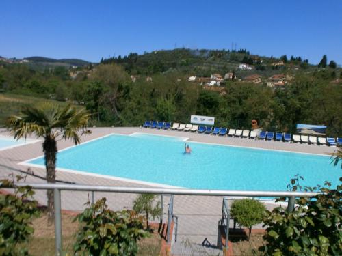 Bazén v ubytování Camping Village Il Poggetto nebo v jeho okolí