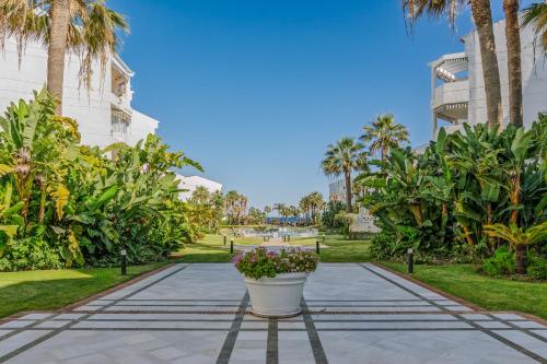 New Renovated Front Line Beach Playa Rocio Puerto Banus