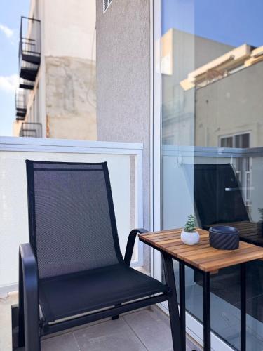 Opal Suites, St Julian'sにあるバルコニーまたはテラス